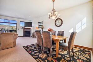 Townhome, 3 Bedrooms | Dining