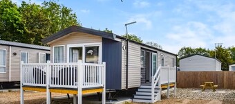 Elite Holiday Rentals.  Opportunities to celebrate life, love & family. 