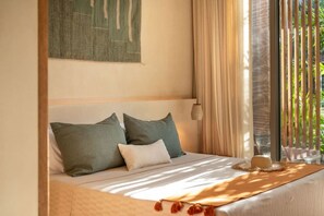 1 bedroom, desk, iron/ironing board, WiFi