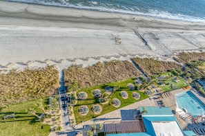 On the beach - Luxurious Oceanfront Penthouse Condo 2BR 2BA  (Myrtle Beach)