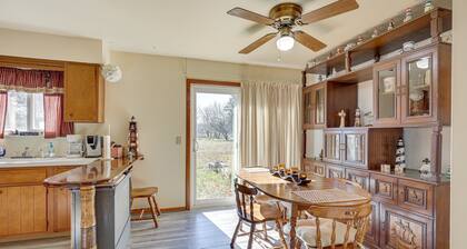 Family-friendly Home w/ Fire Pit ~ 10 Mi to Akron!