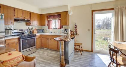 Family-friendly Home w/ Fire Pit ~ 10 Mi to Akron!