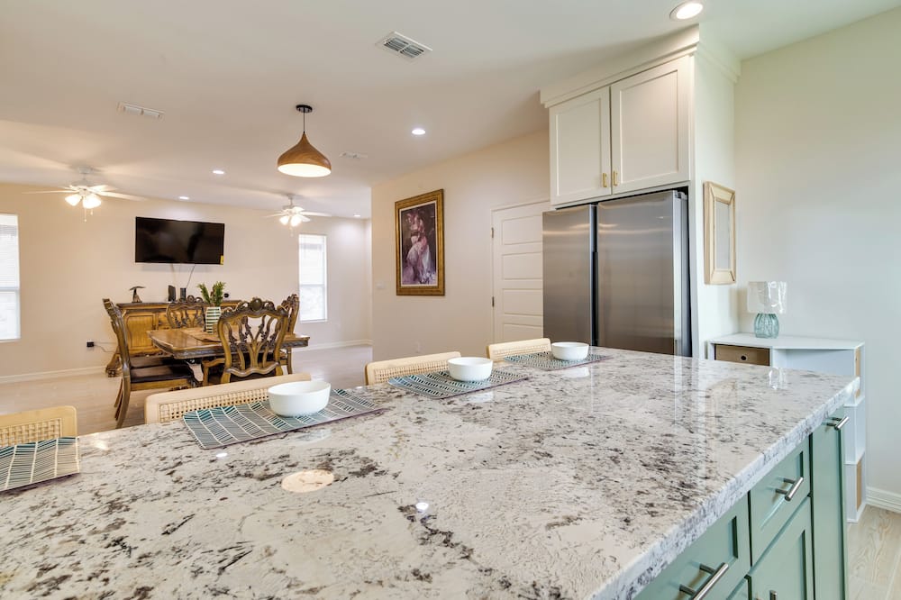 Wfh-friendly Brownsville Home w/ Private Patio - San Pedro, TX