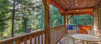 Forested Coffman Cove Cabin w/ Wood-burning Stove!