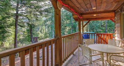 Forested Coffman Cove Cabin w/ Wood-burning Stove!