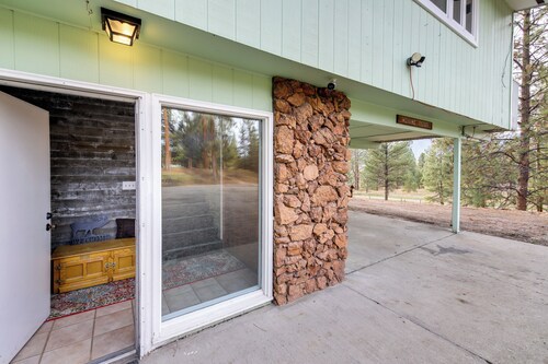 Pet-friendly Montana Abode w/ Balcony & Fireplace!