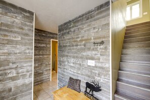 House (2 Bedrooms) | Bathroom | Bathtub