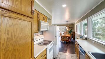 Rumah (2 Bedrooms) | Interior