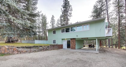 Pet-friendly Montana Abode w/ Balcony & Fireplace!