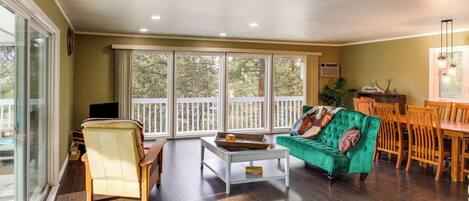 House (2 Bedrooms) | Interior