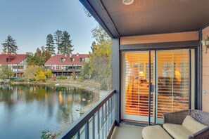 Interior - Waterfront Lake Arrowhead Townhome w/ Balconies! (Lake Arrowhead)