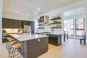 Talo (4 Bedrooms) | Sisätilat