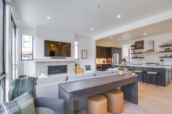 House (4 Bedrooms) | Interior