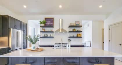 10 Mi to Ski: Mtn-view Gem in Silverthorne