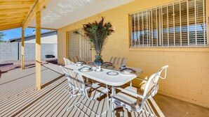 Interior - Pool, Patio & Fireplace: Glendale Oasis! (Glendale)