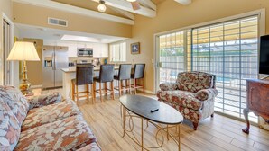 Interior - Pool, Patio & Fireplace: Glendale Oasis! (Glendale)