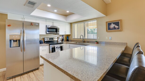 House (3 Bedrooms) | Interior - Pool, Patio & Fireplace: Glendale Oasis! (Glendale)