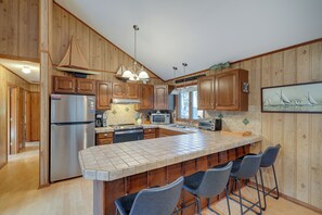 House (3 Bedrooms) | Interior