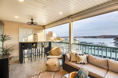 Views + Pool Access: Luxurious Lake Ozark Condo