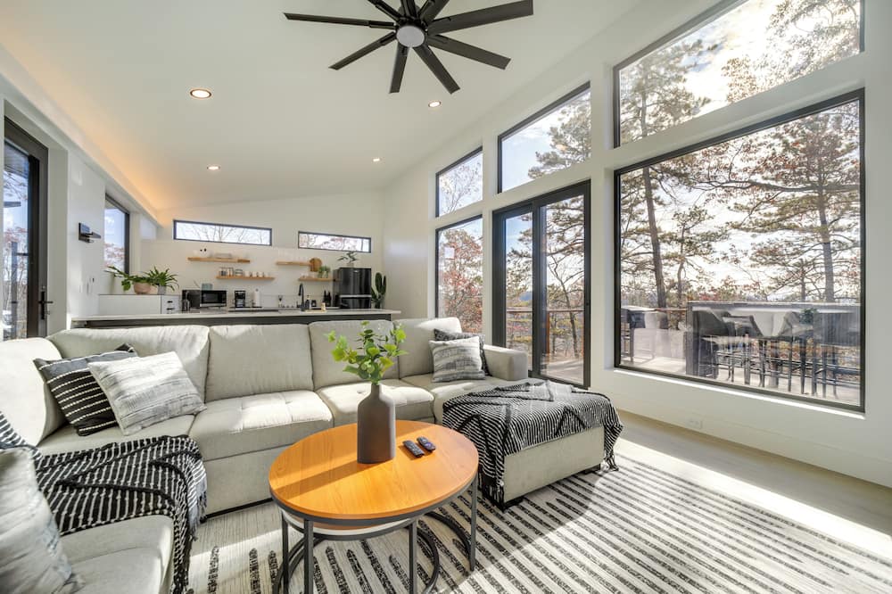 Modern Mountain-view Sanctuary in Pisgah Forest - Brevard, NC