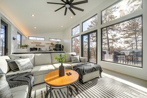 Casa (2 Bedrooms) | Interior