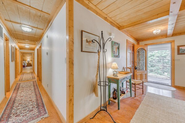 Talo (4 Bedrooms) | Sisätilat