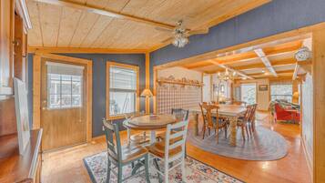 House (4 Bedrooms) | Front of property