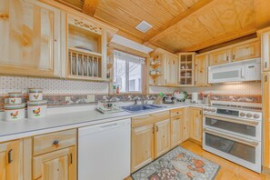 Talo (4 Bedrooms) | Sisätilat