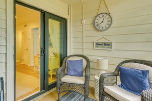 Apartment (2 Bedrooms) | Interior - Walk to Beach: Hilton Head Condo w/ Screened Porch (Hilton Head Island)