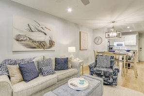 Apartment (2 Bedrooms) | Interior - Walk to Beach: Hilton Head Condo w/ Screened Porch (Hilton Head Island)