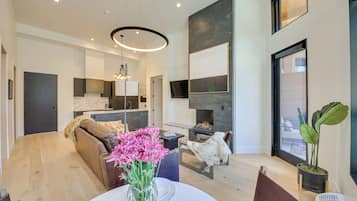 Apartment (2 Bedrooms) | Front of property