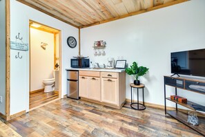 Apartment (0 Bedroom) | Interior - Norfork Studio Escape: Walk to White River! (Norfork)