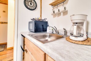 Interior - Norfork Studio Escape: Walk to White River! (Norfork)