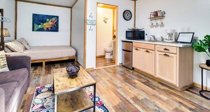 Norfork Studio Escape: Walk to White River!