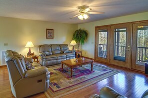 Apartment (2 Bedrooms) | Interior - Byrdstown Apartment < 4 Mi to Dale Hollow Lake! (Galveston)