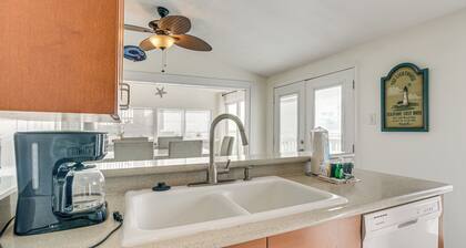 Oceanfront Galveston Home on Terramar Beach