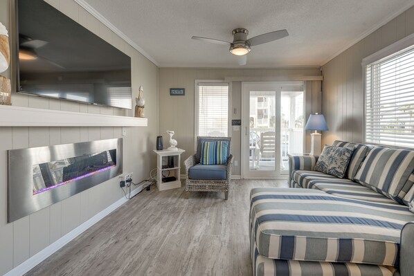 Interior - Steps to Ocean: High-end North Myrtle Beach Condo (North Myrtle Beach)