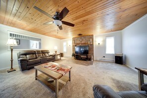 House (2 Bedrooms) | Interior