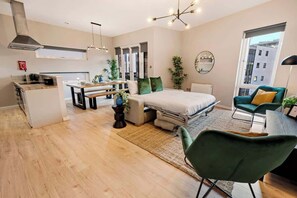 2 bedrooms, iron/ironing board, WiFi, bed sheets - Host & Stay | Ropewalks Quarters V (Liverpool)