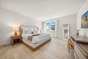 1 habitación, caja de seguridad en la habitación y escritorio 