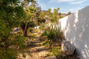Property grounds - Adimar at Krithoni Beach Leros (Leros)