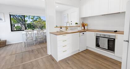 Lakes Entrance Beach House: Just a stone’s throw away from the foreshore