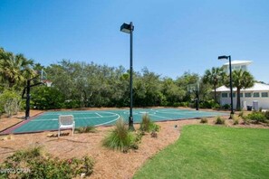 Sports court - "Sea Shores 211" 1 bed unit-Sleeps 4-Lake View (Panama City Beach)