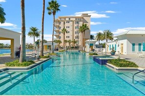 Pool - "Sea Shores 211" 1 bed unit-Sleeps 4-Lake View (Panama City Beach)