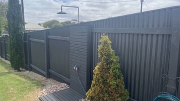 Enceinte de lâhĂ©bergement