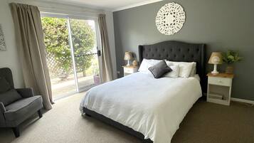 3 chambres, fer et planche Ă repasser, draps fournis