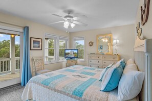 6 bedrooms, desk, free WiFi, bed sheets - Soundside w/ Pool, Hot Tub, Game Room, Cmty Tennis/Pickleball, Beach Nearby (Avon)