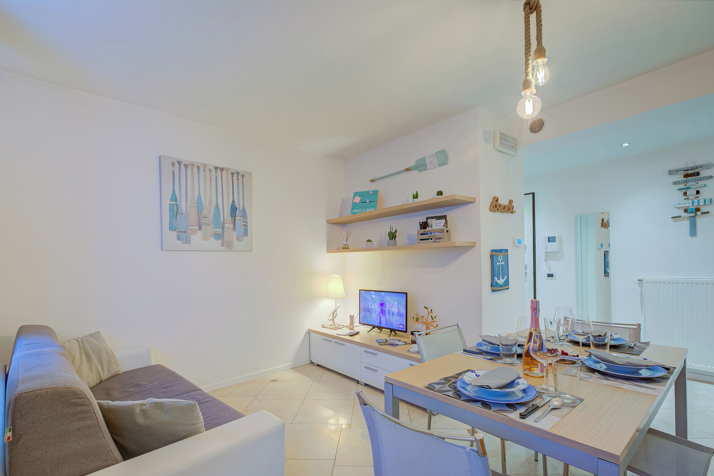Family Apartment, Multiple Bedrooms (Heart Of Riva - 100m From The Lake) | Interior