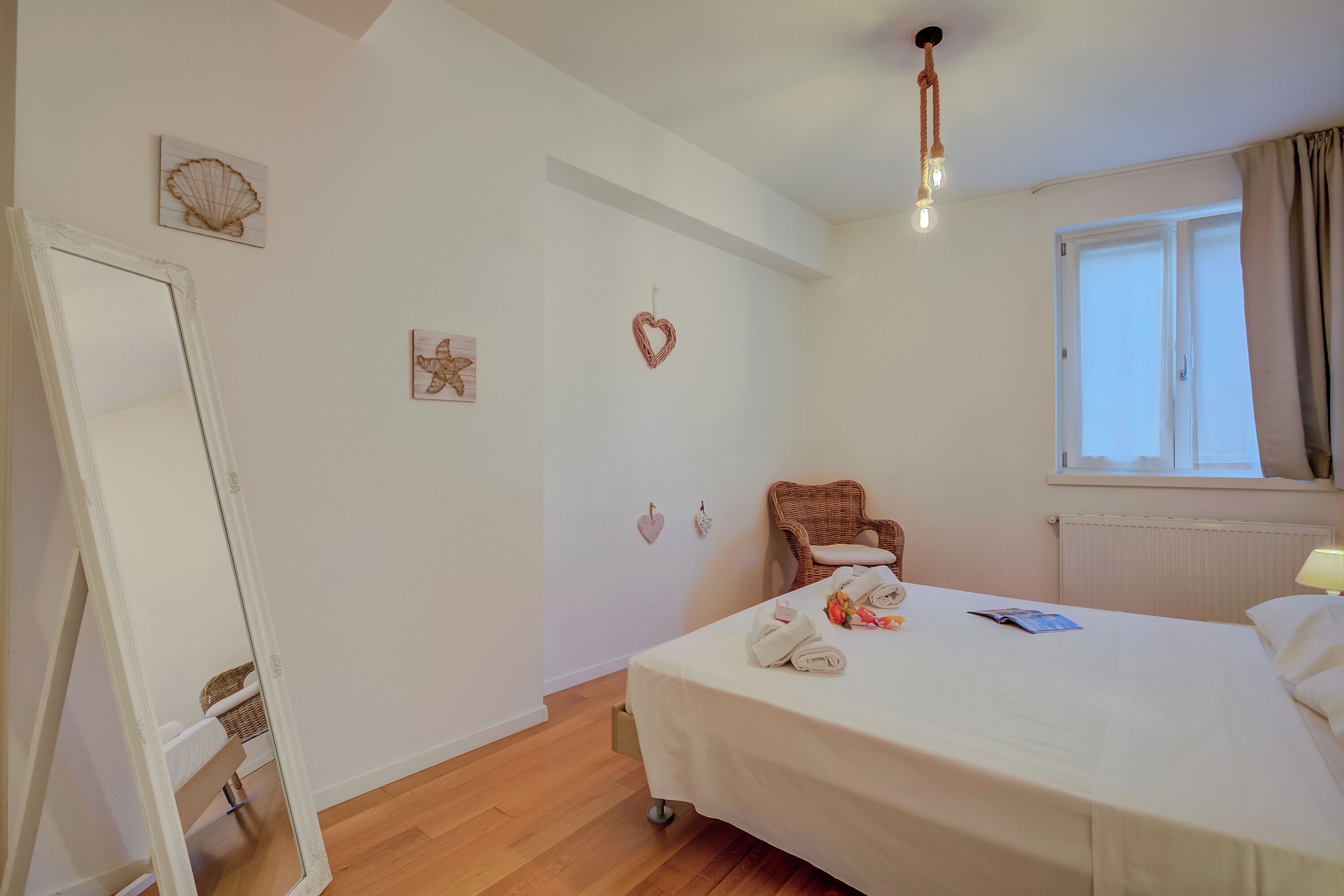 Family Apartment, Multiple Bedrooms (Heart Of Riva - 100m From The Lake) | 1 bedroom, free WiFi, bed sheets