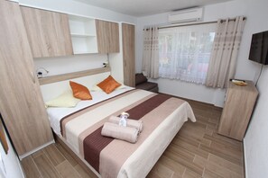 Studio | Iron/ironing board, free WiFi, bed sheets - Rooms and Apartment Pina  (Rovinj)